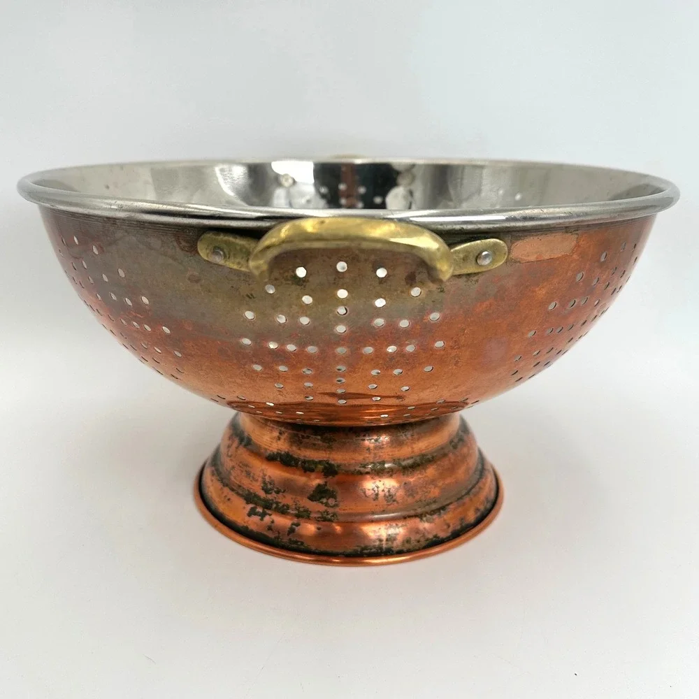 N/A vintage colander